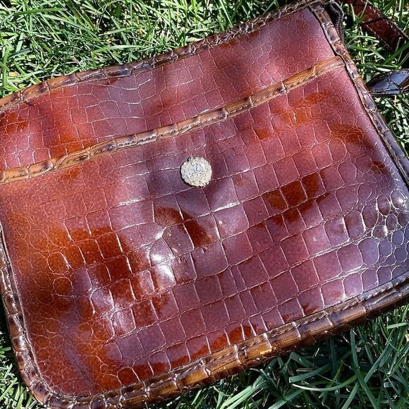 Vintage Medallion 90’s Crocodile Embossed Crossbody Purse - Picture 2 of 4